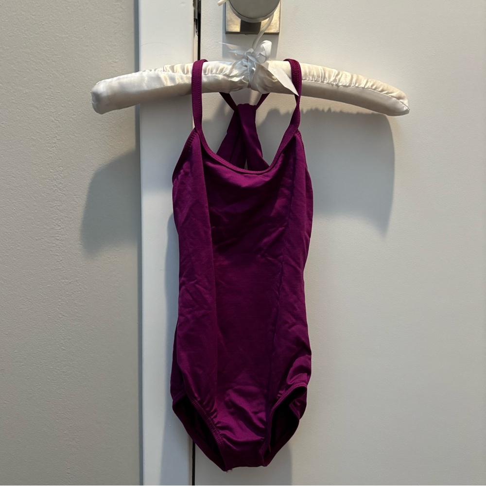 Motionwear Magenta Leotard (girls’ 8-10)